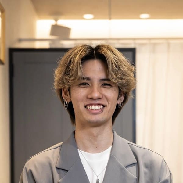 座間味 斗希|HAIR & MAKE EARTH 沖縄泡瀬店