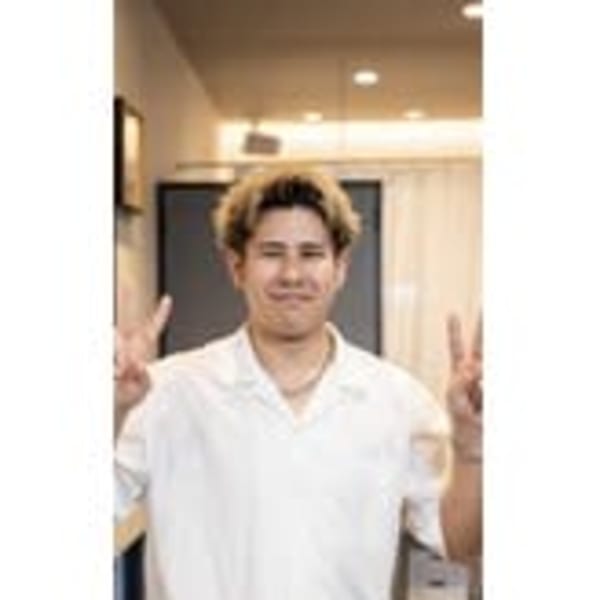 崎田 翔太|HAIR & MAKE EARTH 沖縄泡瀬店