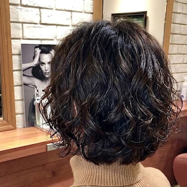 柔らかに弾む大人のナチュラルウェーブボブ【280スタイル】