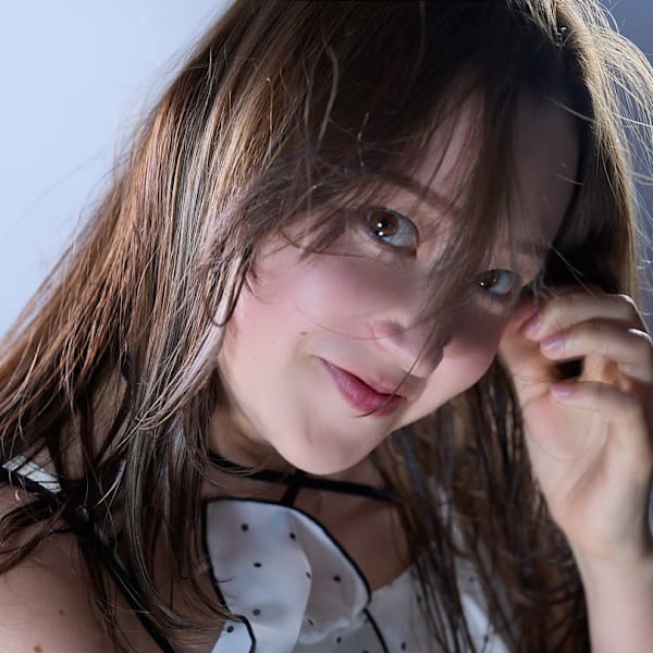 Prism Greige大人女性の透明感カラー艶ストレート