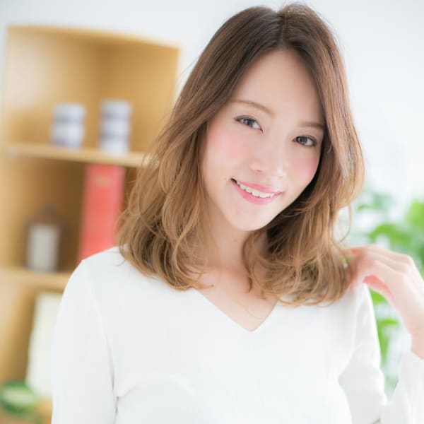ハイトーンカラー×切りっぱなしウェーブ