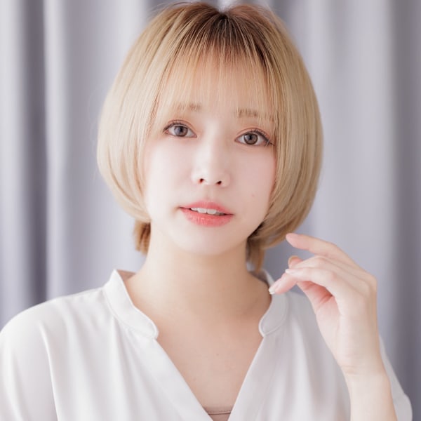 金髪ハイトーンカラーイメチェンひし形ショートボブ10代20代
