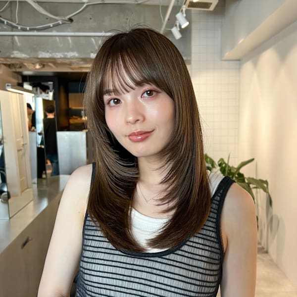 小顔見え顔周りレイヤー×ミディ