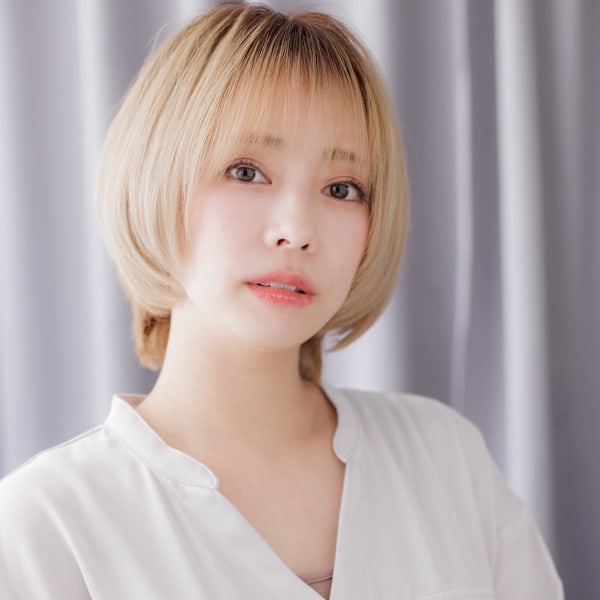 金髪ハイトーンカラーイメチェンひし形ショートボブ10代20代