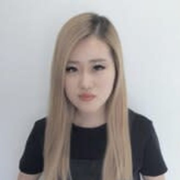 M-Nail スカルプ/長さだし/痛ネイル/3D【エム ネイル スカルプ ナガサダシ イタネイル スリーディー】のスタッフ紹介。リホ