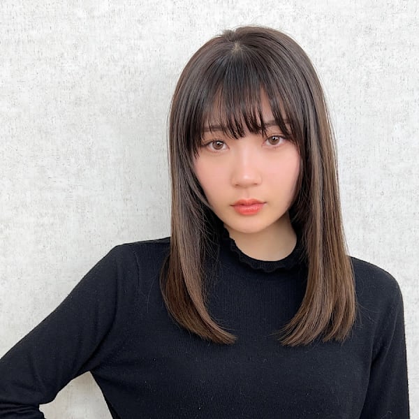 艶感シンプル・ミディアムヘア