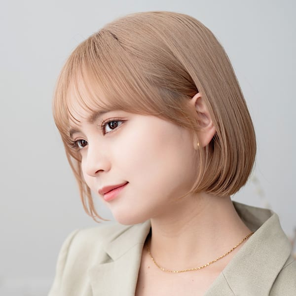 透明感ブロンド・ミニボブ　