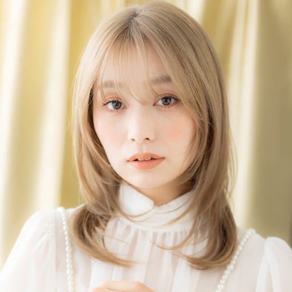 透明感ダブルカラー金髪ブロンドクラゲウルフカット20代30代