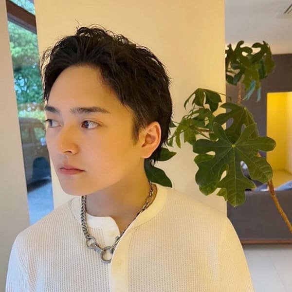 アップバングで男を上げよう