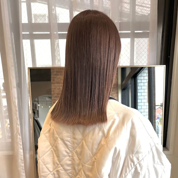 クリーミーベージュ