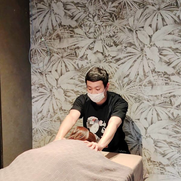 両国・錦糸町 BIG FOOT SPA【リョウゴク キンシチョウ ビッグ フット スパ】のスタッフ紹介。ヨシダ