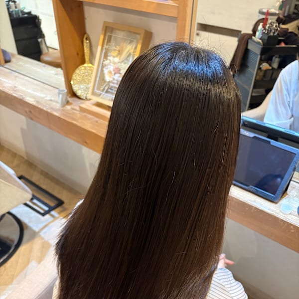 自然な柔らかさのストレートパーマ2026髪質改善・縮毛矯正