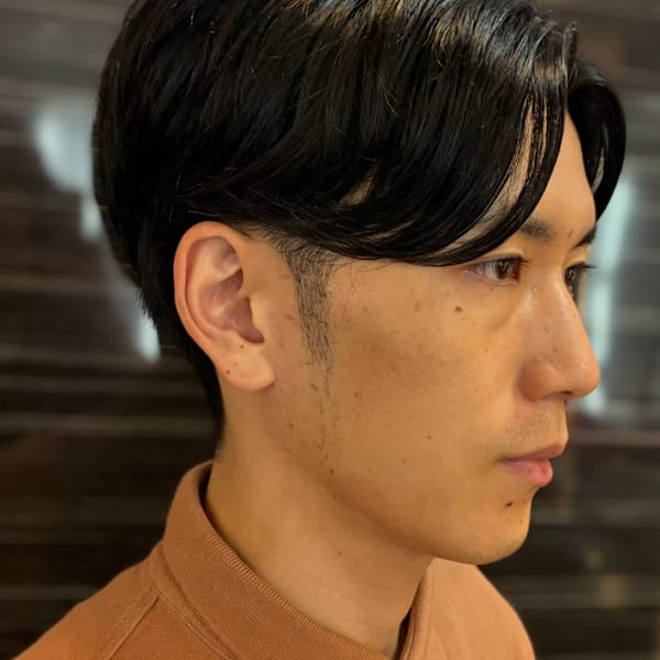 センターパートスタイル