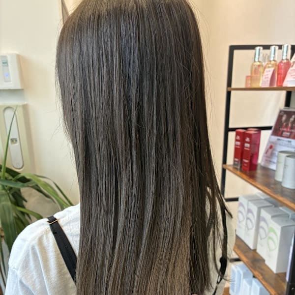 オリーブグレー