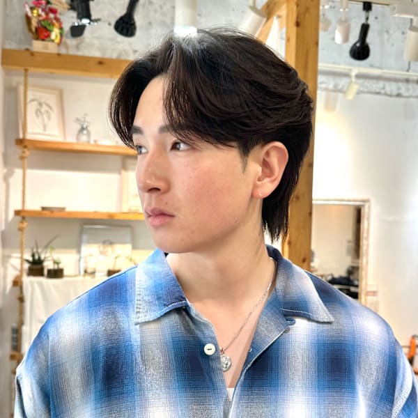 曲がる縮毛矯正 で作る センターパートウルフ