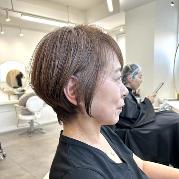 白髪ぼかしアッシュとショートボブ