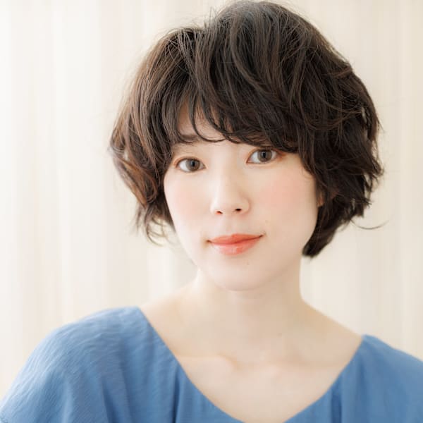 グレージュアッシュマッシュショートゆるふわボブ20代30代