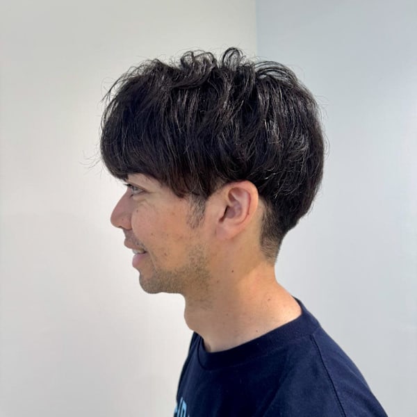 癖毛を活かしたマッシュスタイル