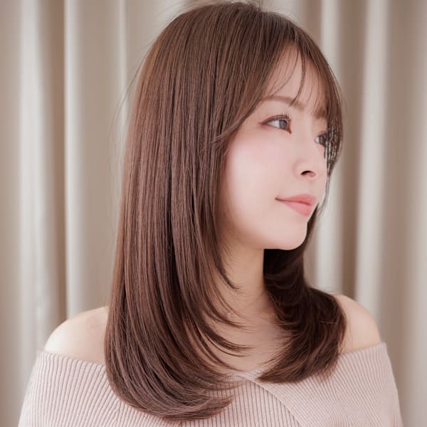 ミルクグレージュハッシュカットワンホンレイヤー30代40代