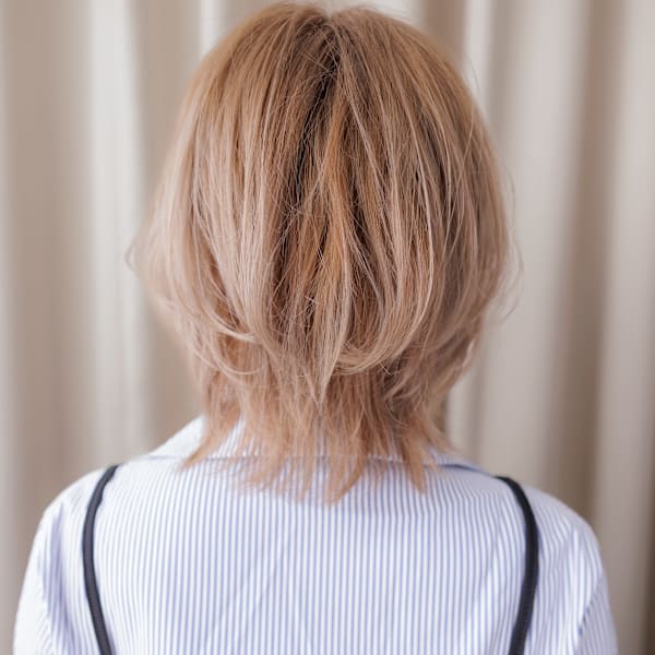 ミルクティーブロンドクラゲカットくびれショート20代30代