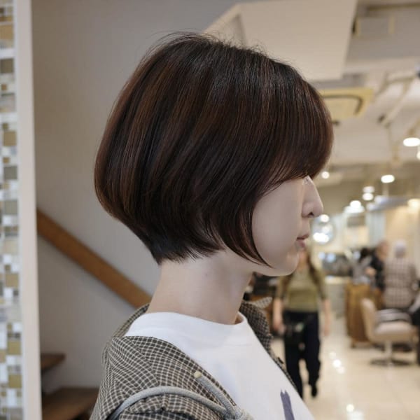 小顔前下がりショートボブ髪質改善大人美人ヘア|Neolive aim 横浜店