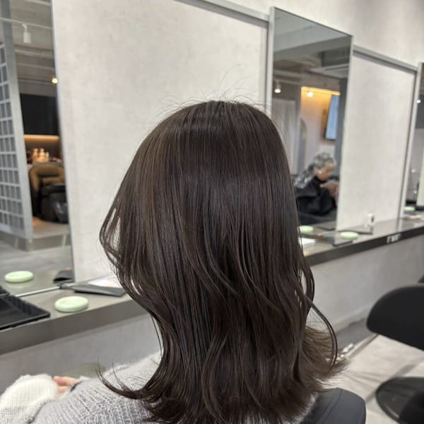アッシュブラウン×レイヤーくびれ巻き