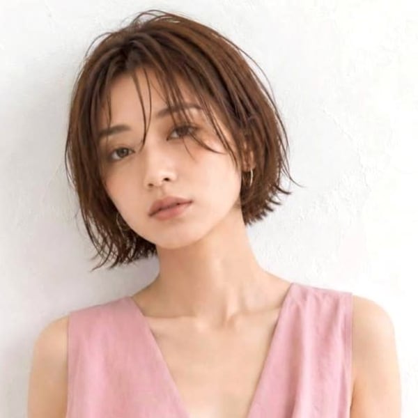 ベージュカラー 顔周りカット 20代 ショートボブ レイヤー|miroa vita 平尾