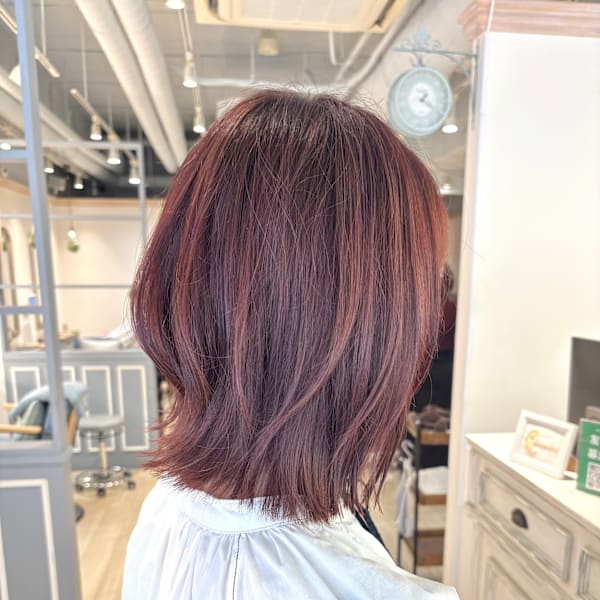 肩につく縛れる長さのソトハネくびれヘアーカシスブラウン赤羽|CHAINON 赤羽店