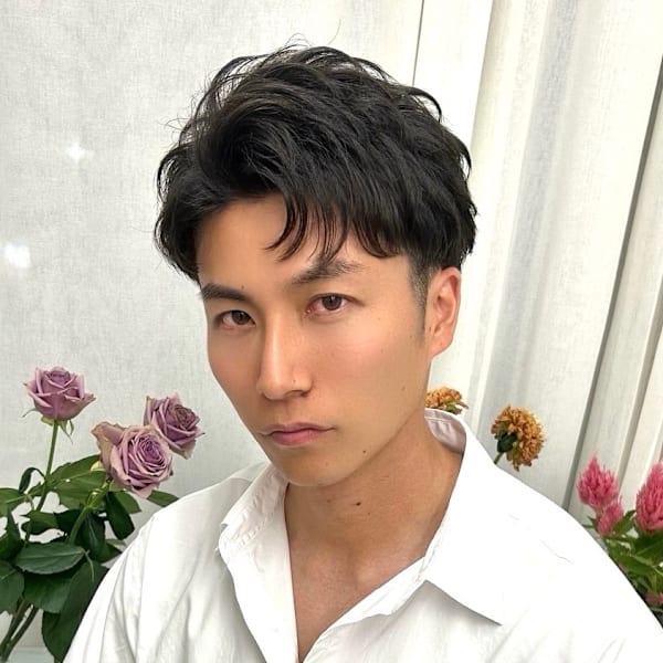 黒髪ビジネスショート20代30代
