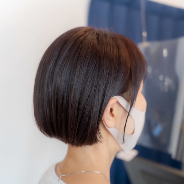 前髪レイヤーカットガーリーイメチェンピンクベージュフェミニン