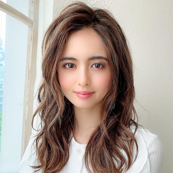 やわらかさを引き出すフェザーパーマ 