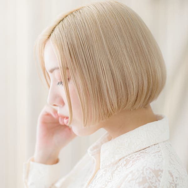 ダブルカラーアップバングワンレン切りっぱなしボブ10代20代