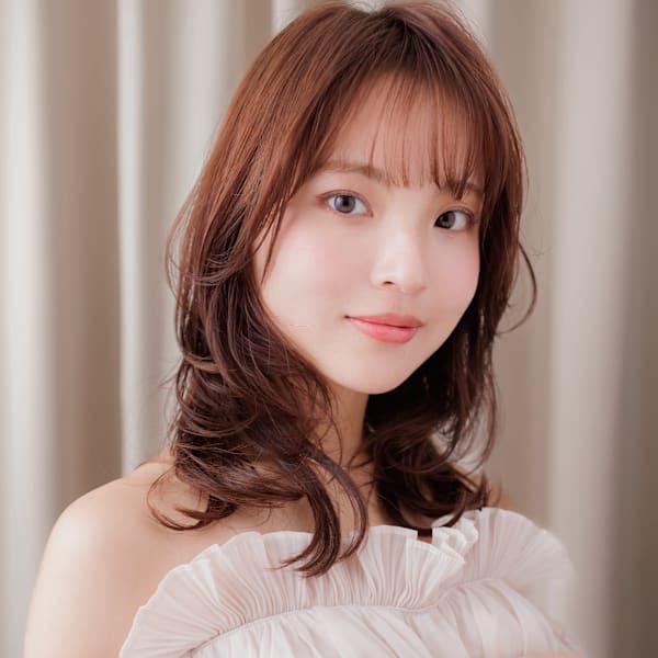 ピンクメッシュクラゲカットゆるふわウルフパーマ20代30代