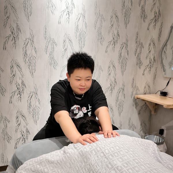 上野・御徒町 大足SPA(BIG FOOT SPA)【ウエノオカチマチ オオアシスパ ビッグフットスパ】のスタッフ紹介。イワ