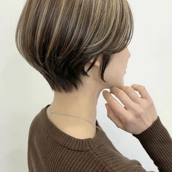 モカブラウン大人美人クールショートマッシュひし形レイヤーボブ