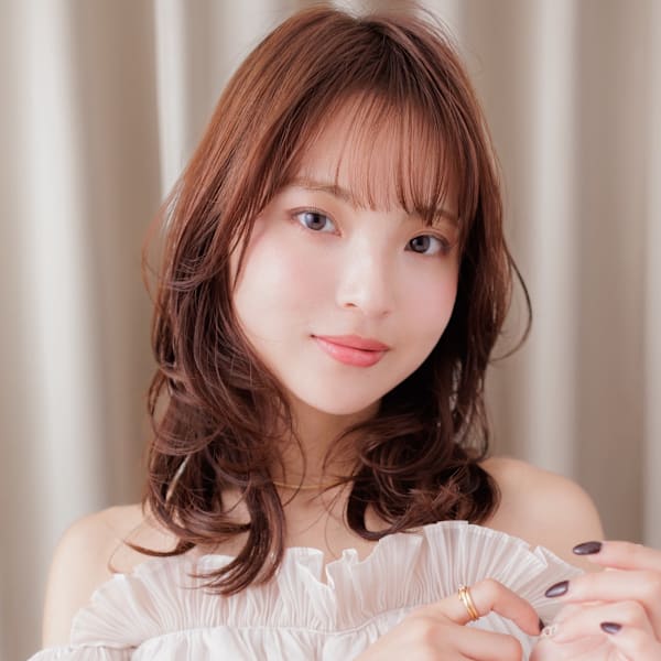 ピンクメッシュクラゲカットゆるふわウルフパーマ20代30代