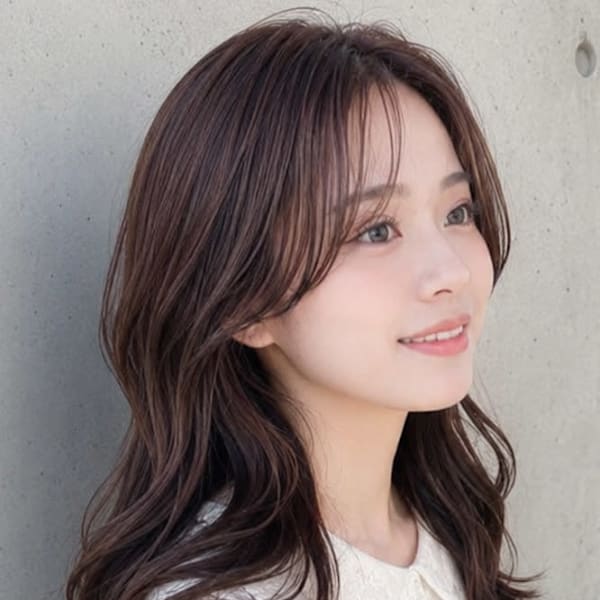 ロング くびれレイヤー×グレーヘアー（グレイヘア）
