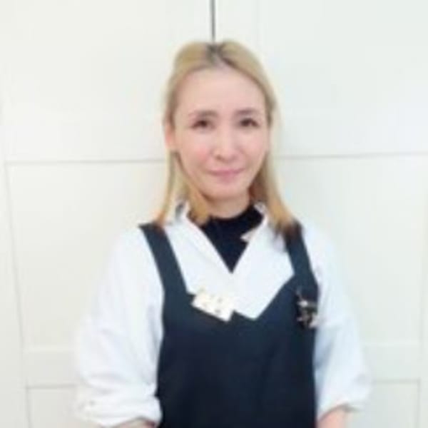 NAIL BUZZ【ネイルバズ】のスタッフ紹介。サトウアンリ