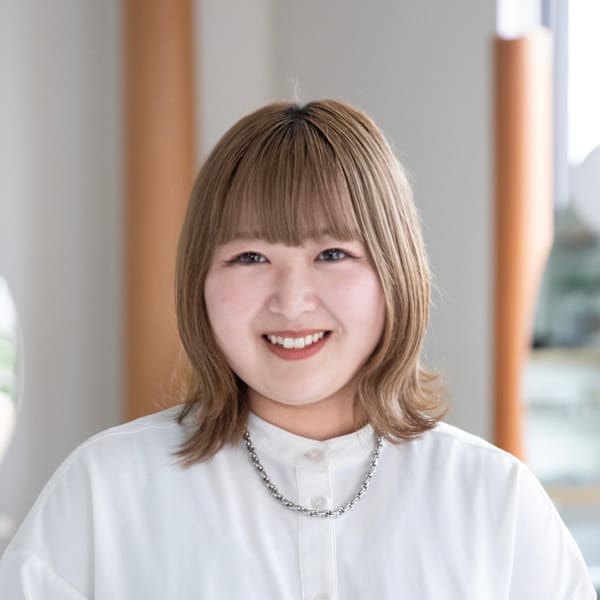 HUE カラー/ダブルカラー/ブリーチ 富山【ヒュー】【ヒュー カラーダブルカラーブリーチ トヤマ】のスタッフ紹介。西能心音 【富山】