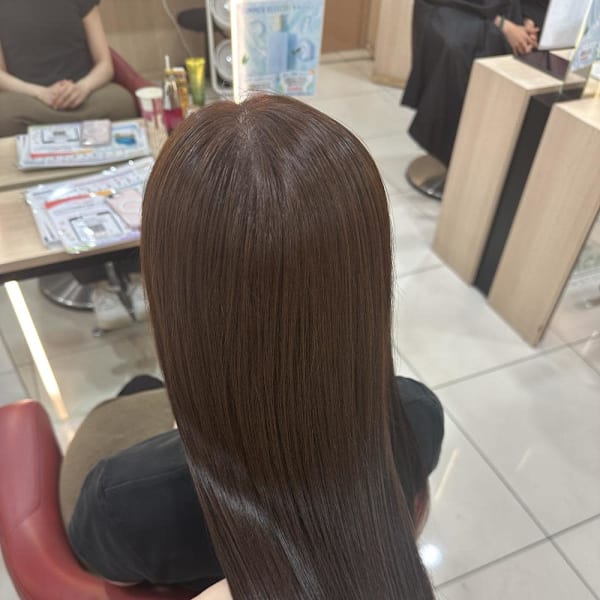【伊勢原】イルミナカラー+髪質改善で叶える透明感オリーブ