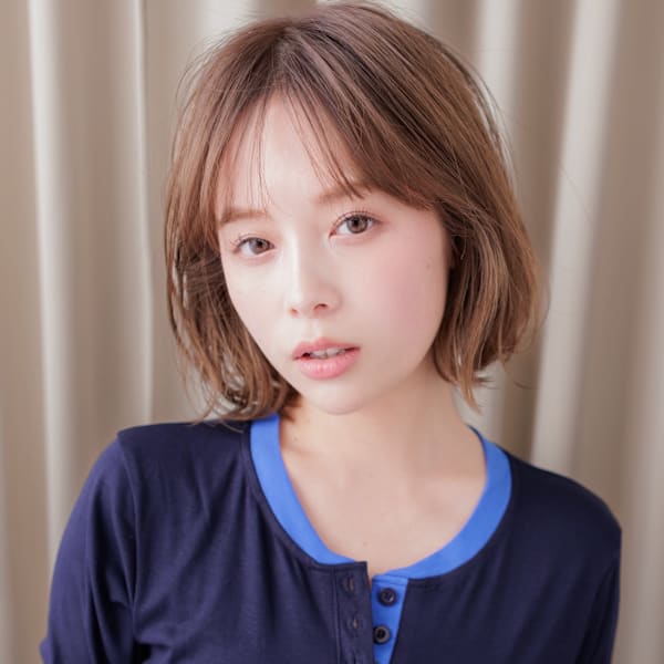 透明感ミルクティーブロンドハッシュレイヤーボブ20代30代