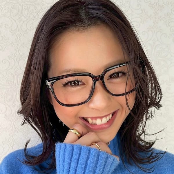 抜け感をつくる大人ミディレイヤー