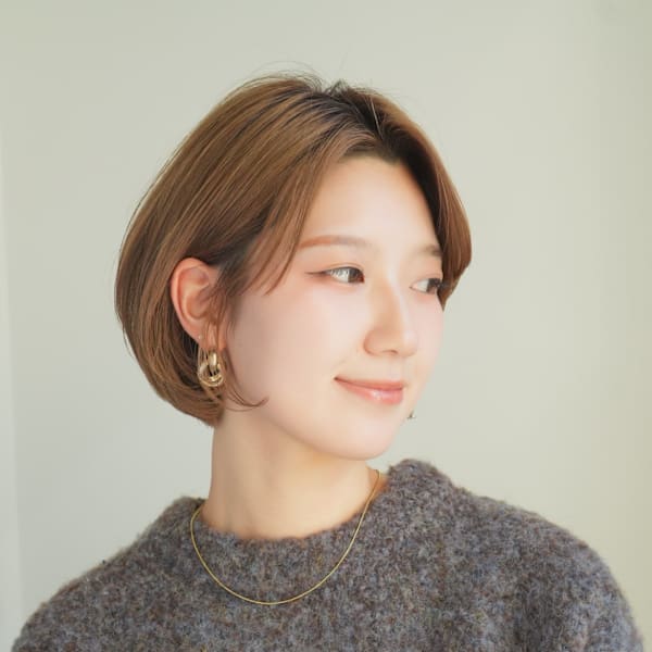 ショート・ボブ/丸顔/前髪あり/絶壁解消/30代/40代