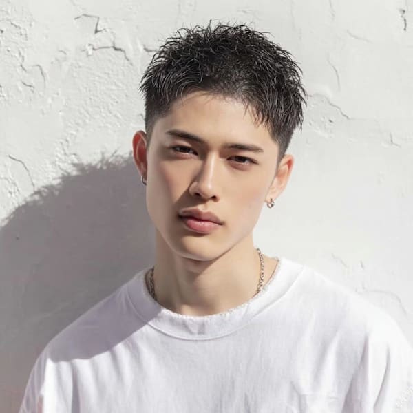 短髪黒髪ショート・ツーブロック刈り上げ・ショートメンズ