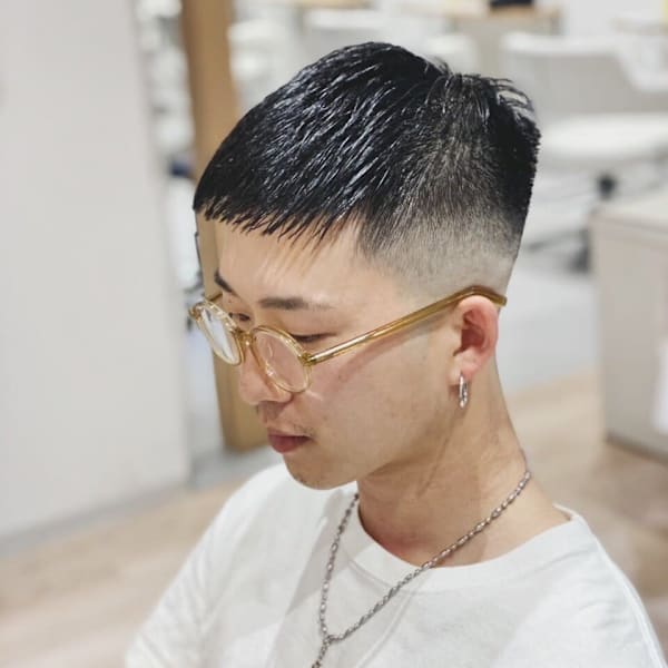 スキンフェード・黒髪短髪・オシャレ坊主・テーパーフェード