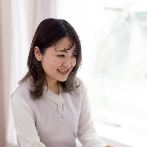 Nail Salon Blanl'or 三軒茶屋店【ネイルサロン ブランロール】【ネイルサロン ブランロール サンゲンヂャヤテン】のスタッフ紹介。バンザシ ヒカリ