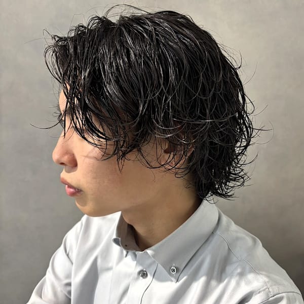 ウルフカット 波巻きパーマ メンズミディアム ウェットヘア