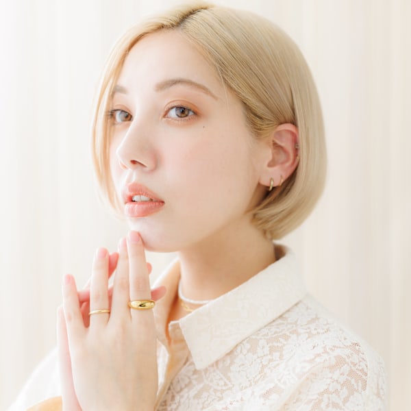 ダブルカラーアップバングワンレン切りっぱなしボブ10代20代