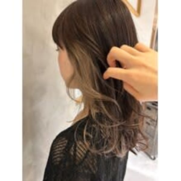 ベージュ×ベージュ