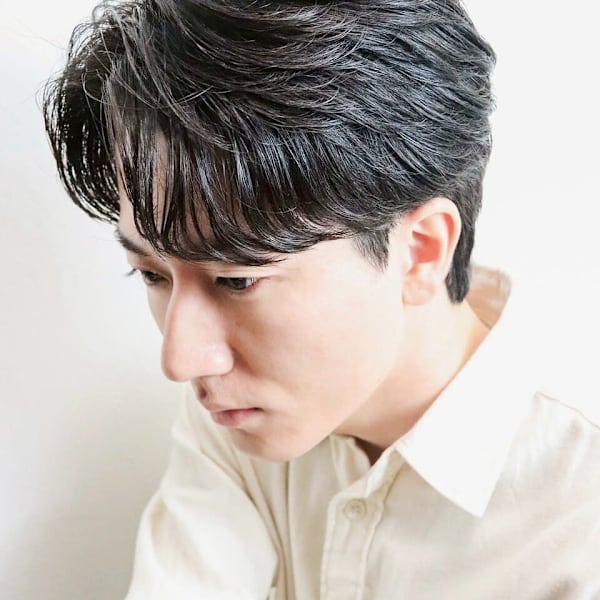波巻きパーマ ツーブロック 刈り上げ 20代